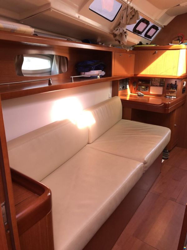 Beneteau Oceanis 37