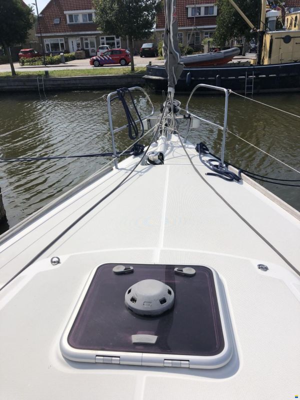 Beneteau Oceanis 37