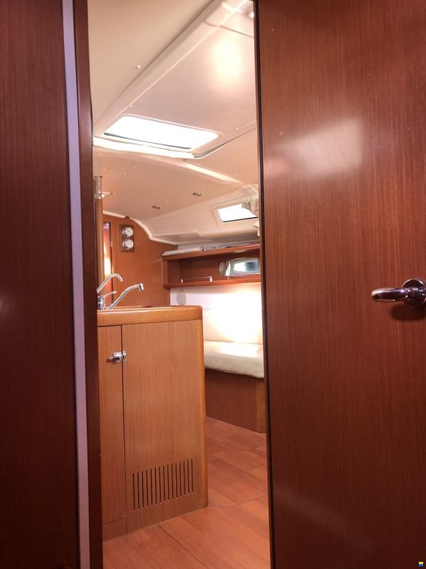 Beneteau Oceanis 37