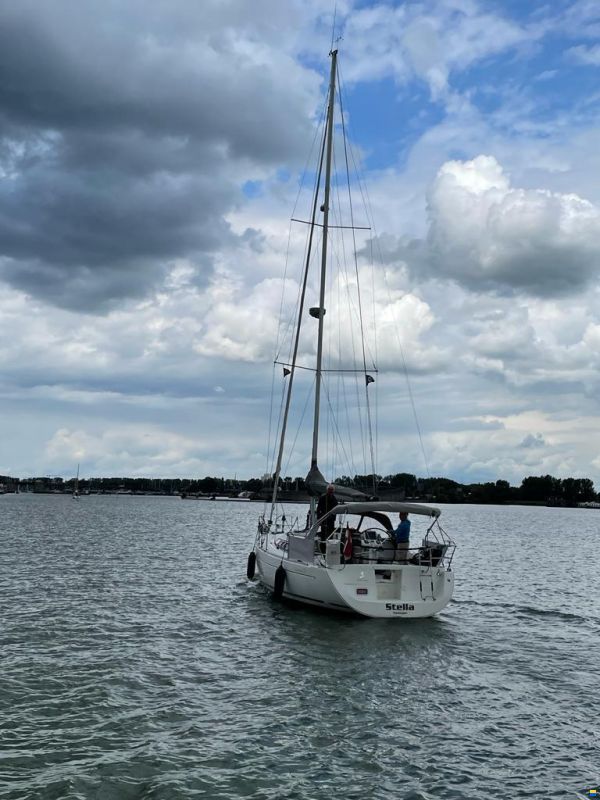Beneteau Oceanis 37