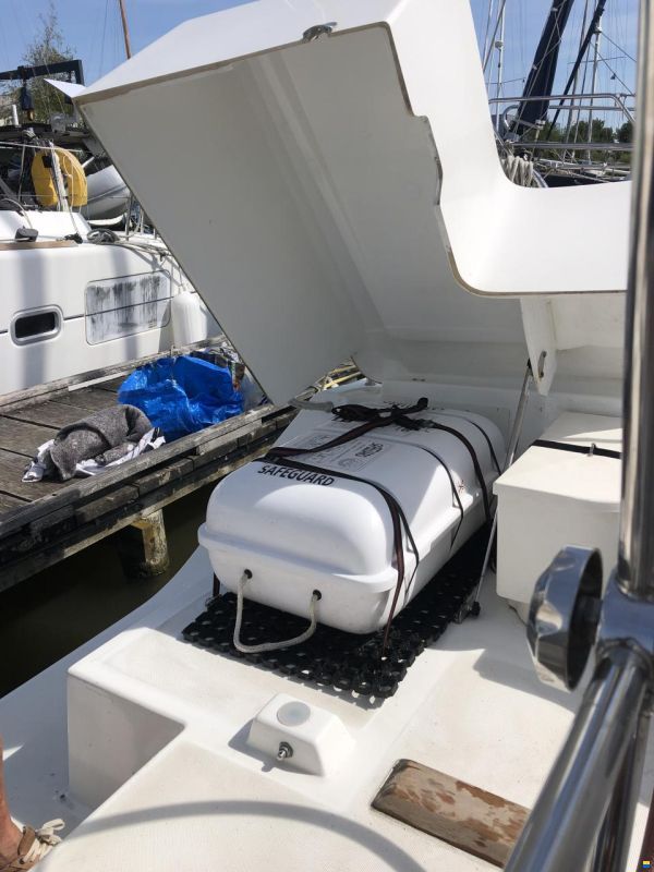Beneteau Oceanis 37