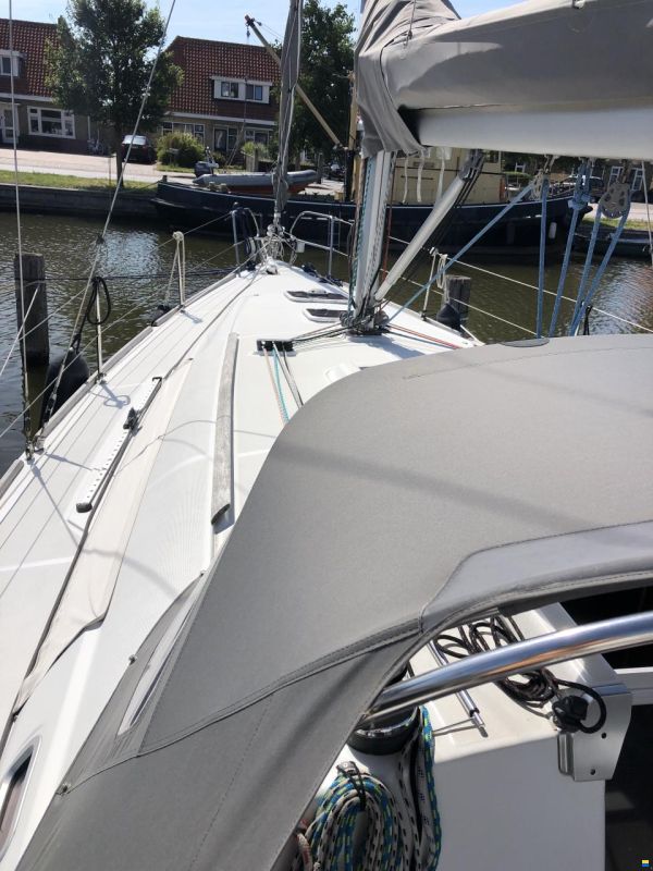 Beneteau Oceanis 37