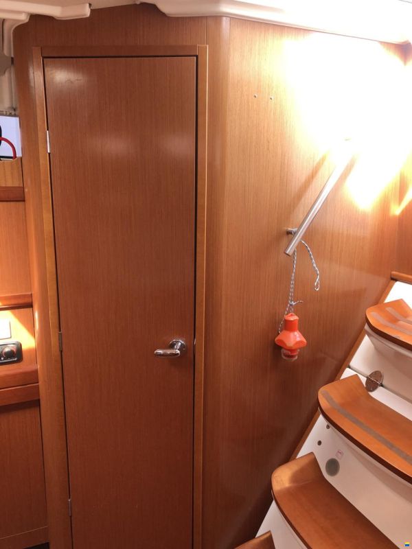 Beneteau Oceanis 37