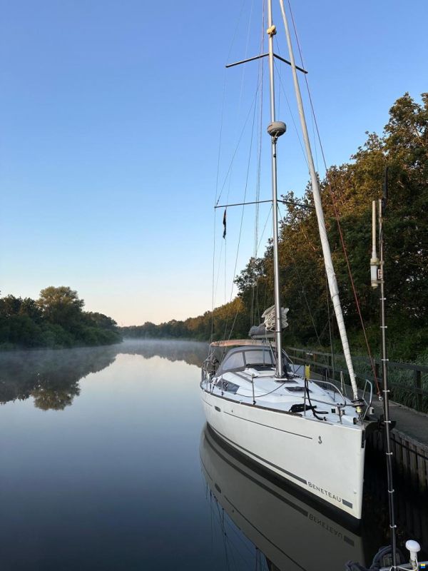Beneteau Oceanis 37