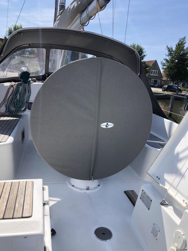 Beneteau Oceanis 37
