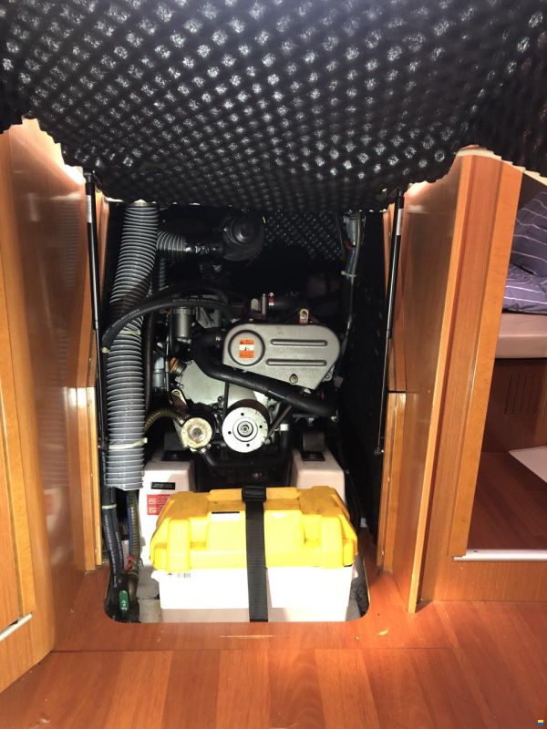 Beneteau Oceanis 37