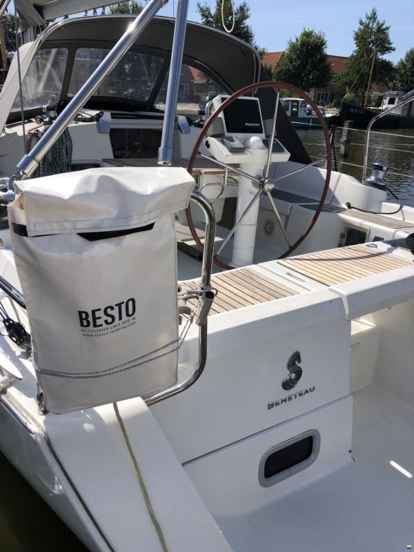 Beneteau Oceanis 37