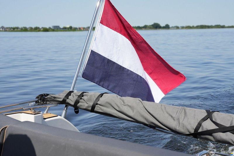 Interboat DE Intender 820