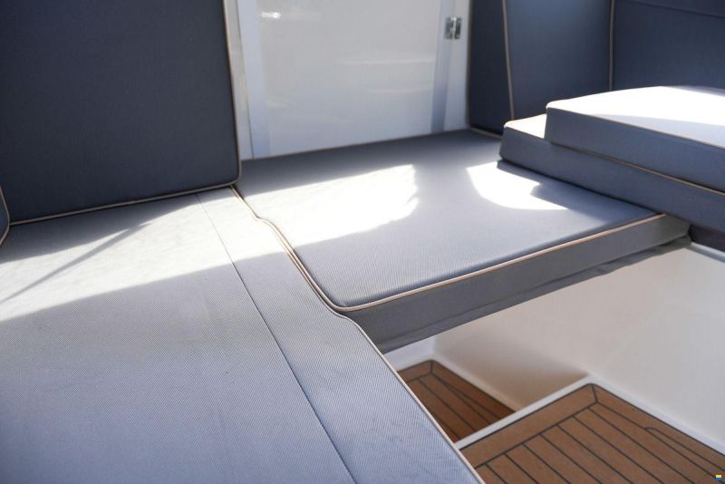 Interboat DE Intender 820