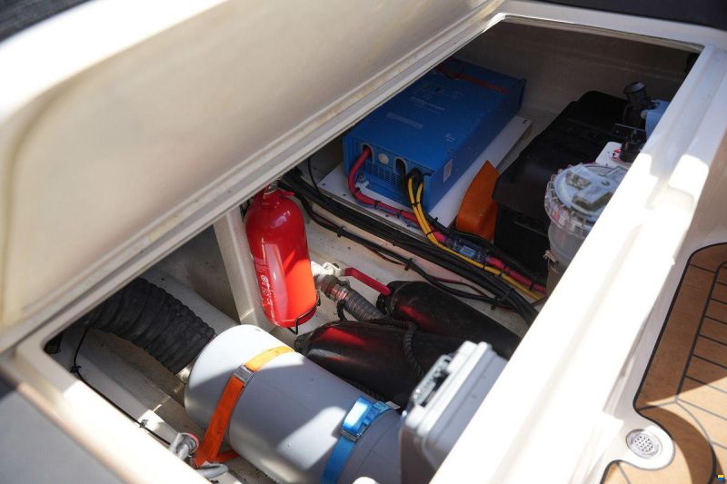 Interboat DE Intender 820