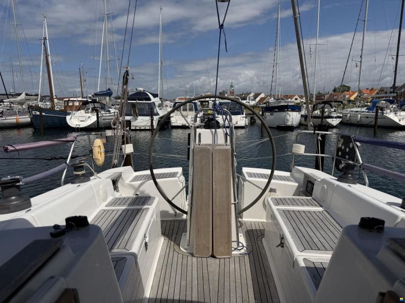 Hanse 370e