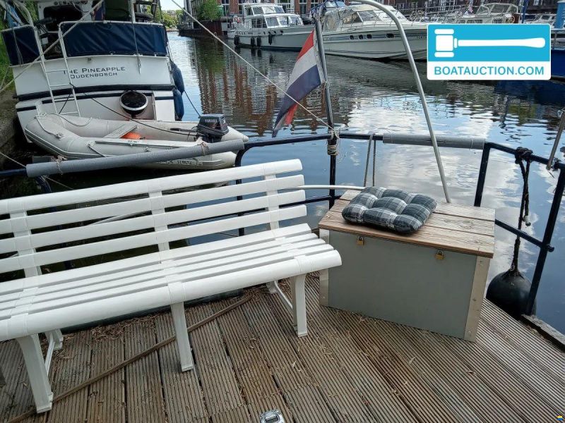 Woonboot 1100