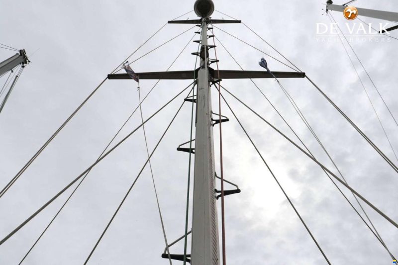 Hallberg-Rassy 42 E
