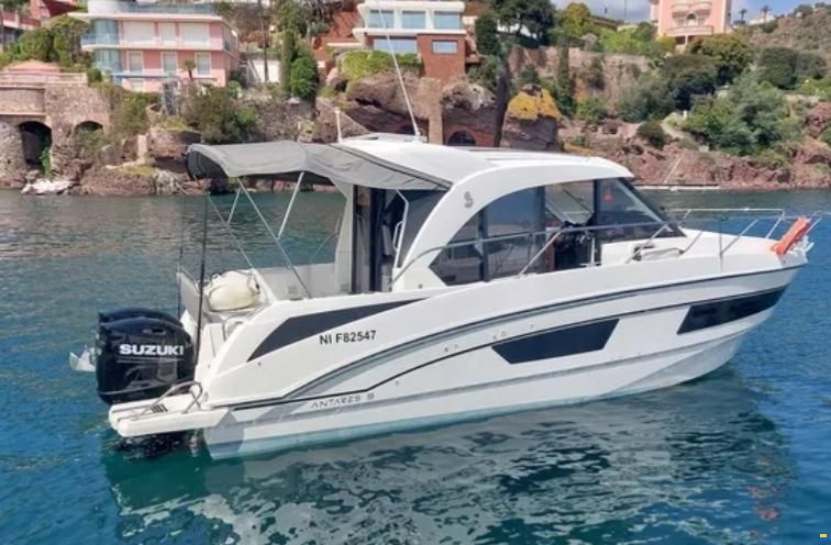 Beneteau Antares 9