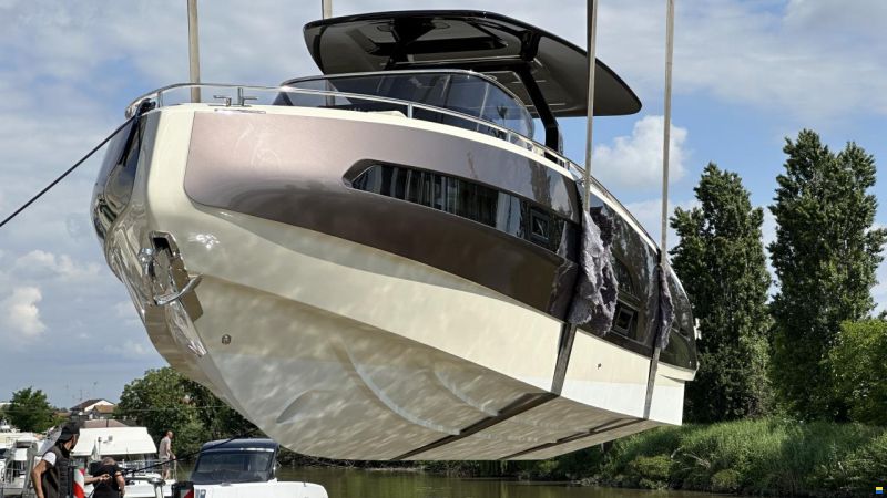 Invictus GT 320