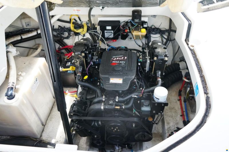 Crownline 250CR