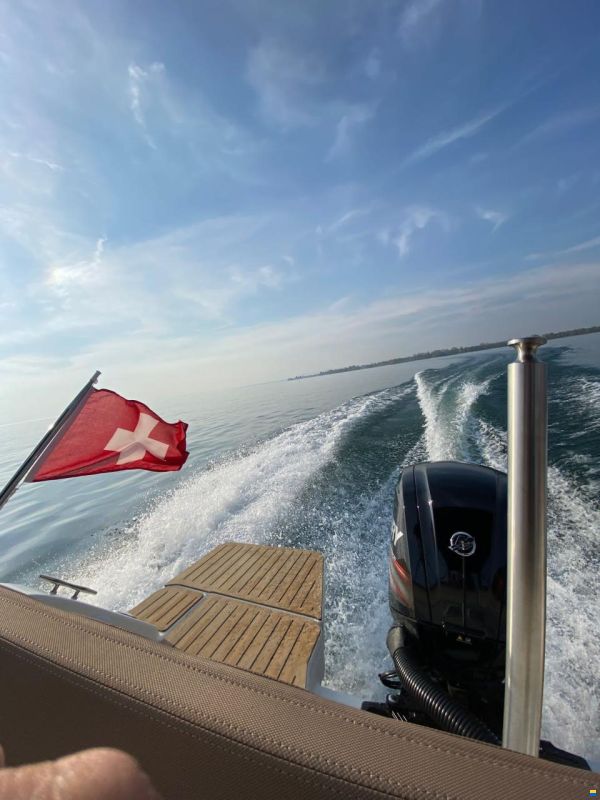 Quicksilver 605 Sundeck