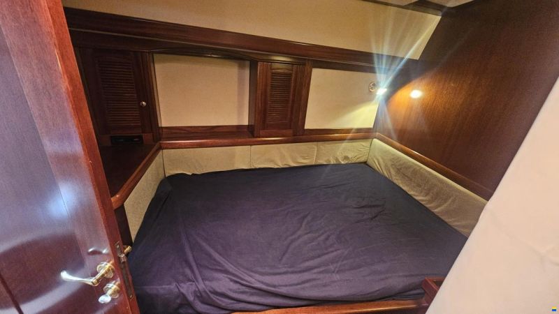 Lagoon Royal Pilot Saloon 65