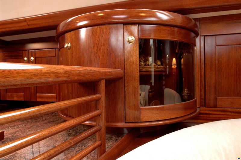 Lagoon Royal Pilot Saloon 65