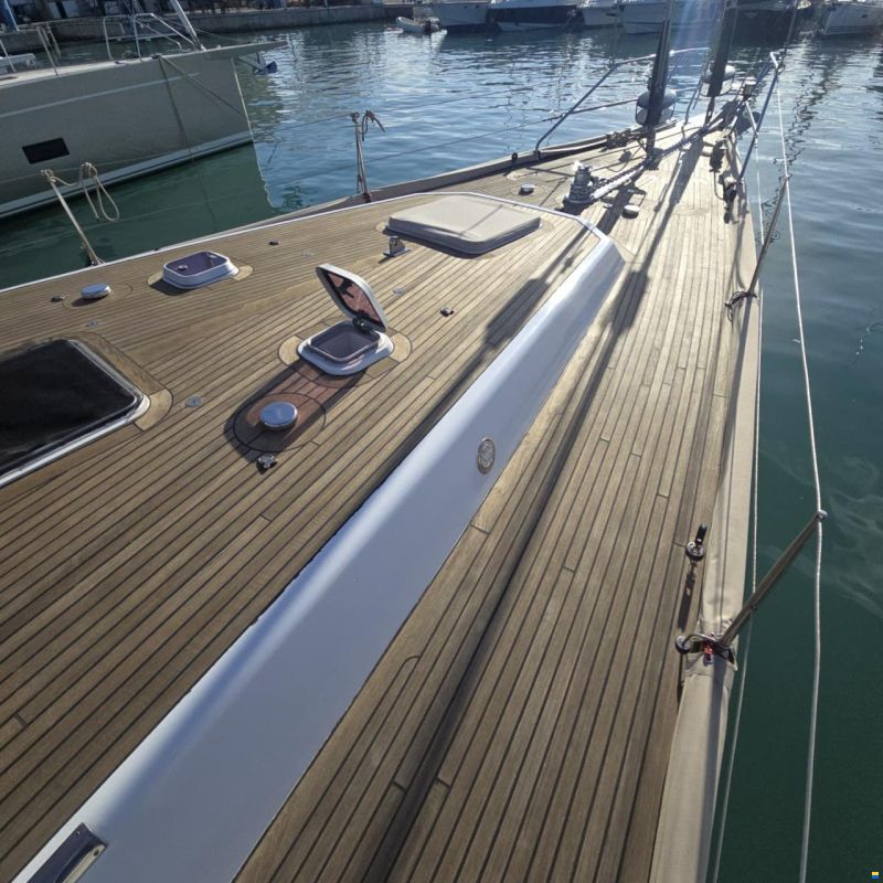 Lagoon Royal Pilot Saloon 65