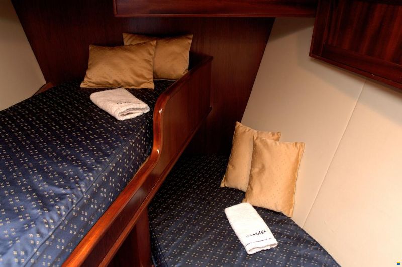 Lagoon Royal Pilot Saloon 65