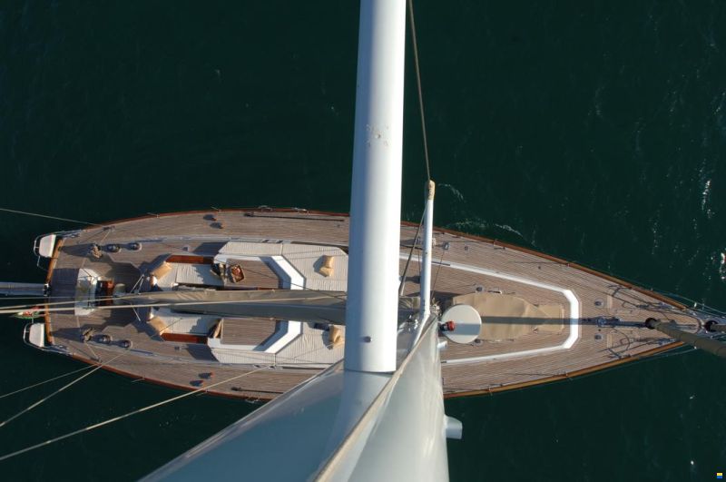 Lagoon Royal Pilot Saloon 65