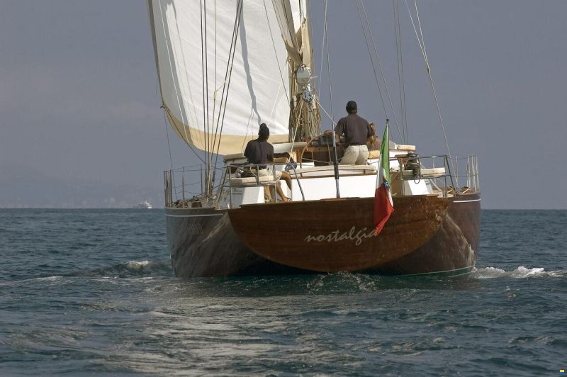Lagoon Royal Pilot Saloon 65