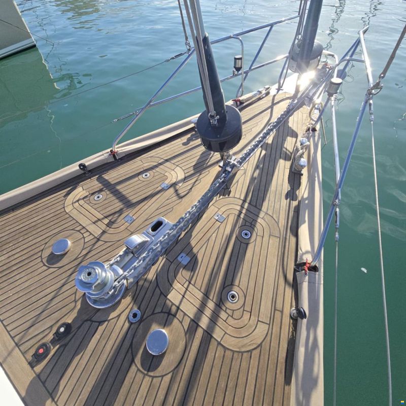 Lagoon Royal Pilot Saloon 65