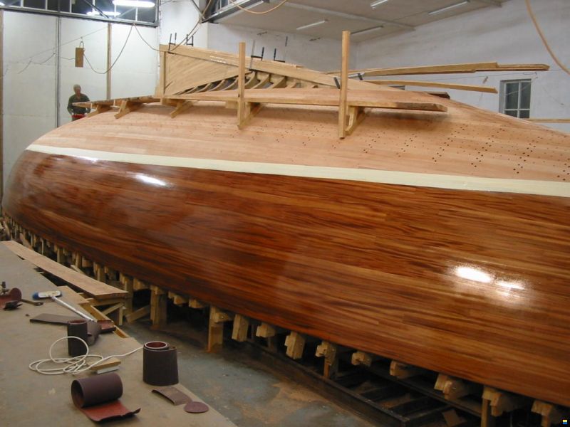 Lagoon Royal Pilot Saloon 65