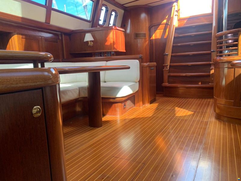 Lagoon Royal Pilot Saloon 65