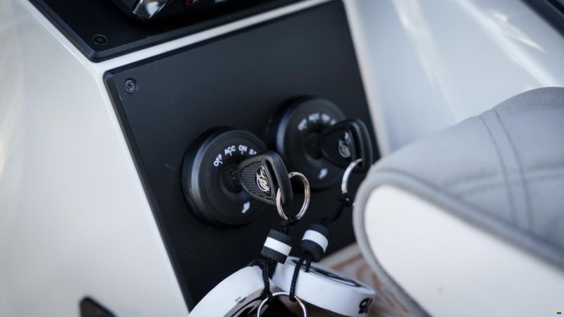 Grandezza 30 Outboard