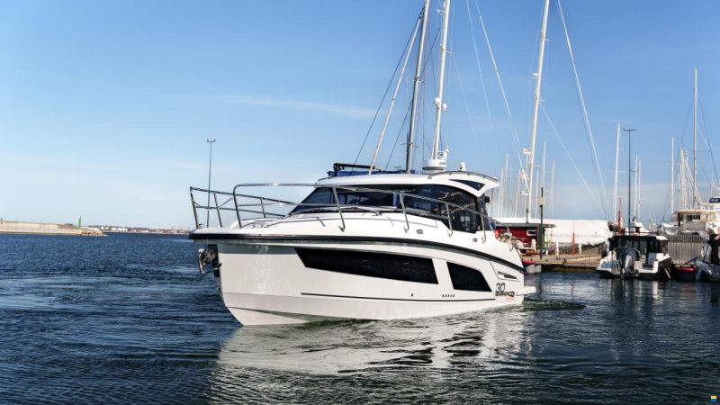 Grandezza 30 Outboard