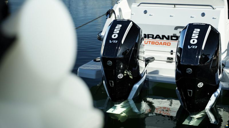 Grandezza 30 Outboard