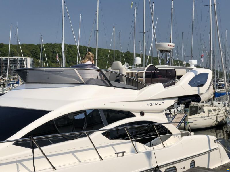 Azimut 43 Fly