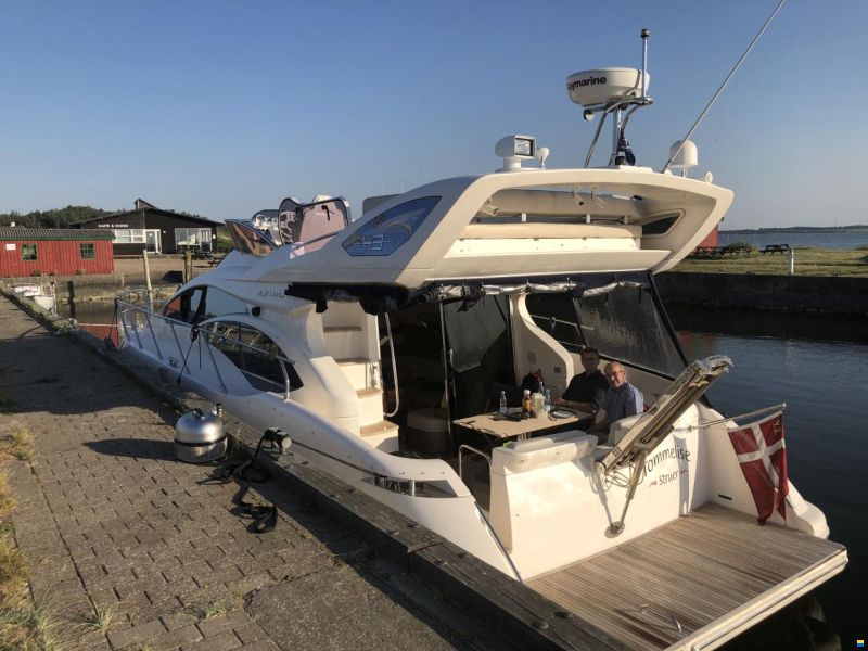 Azimut 43 Fly
