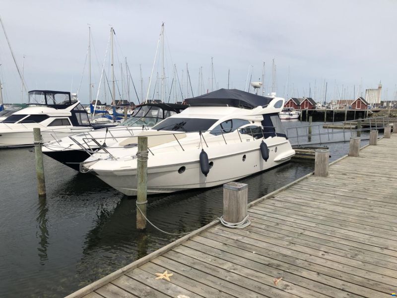 Azimut 43 Fly