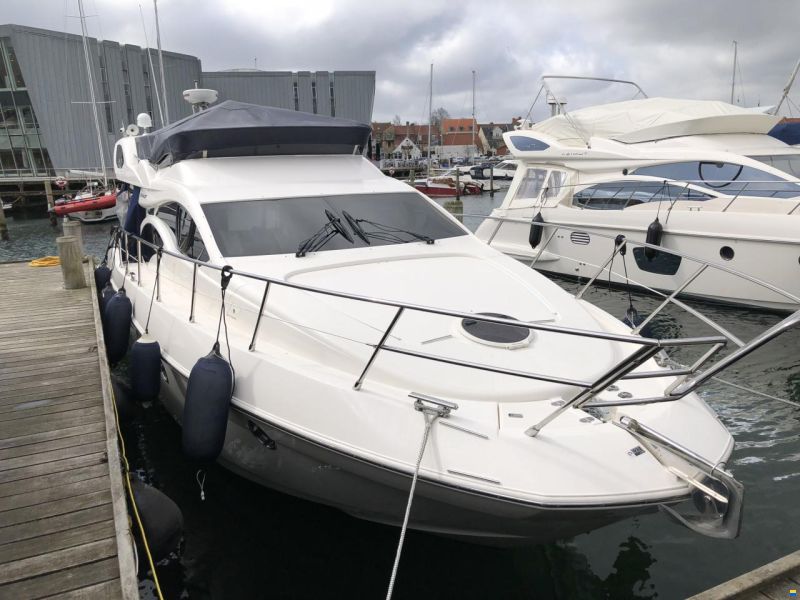 Azimut 43 Fly