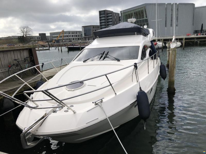 Azimut 43 Fly