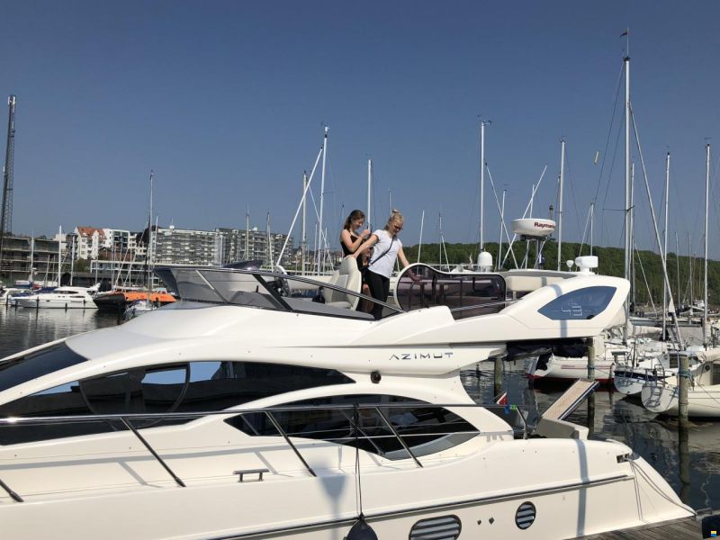 Azimut 43 Fly