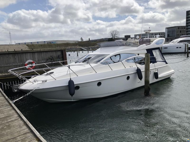 Azimut 43 Fly