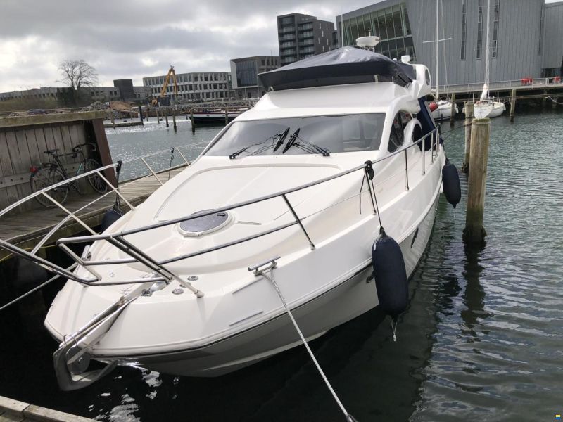 Azimut 43 Fly