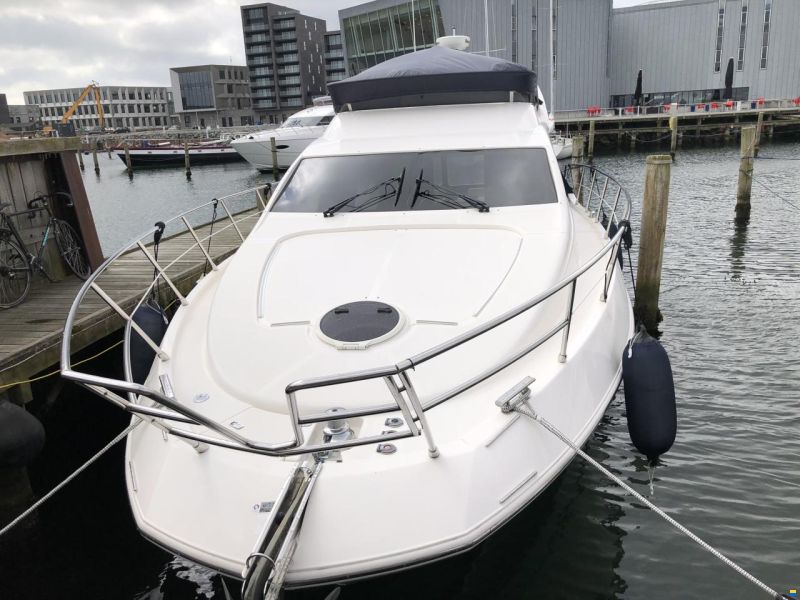 Azimut 43 Fly