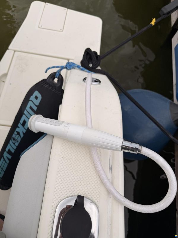 Quicksilver Captur 705 Pilothouse