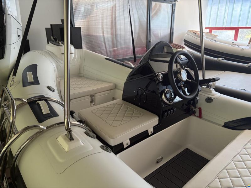 Sea Flash Luxury Tender 380
