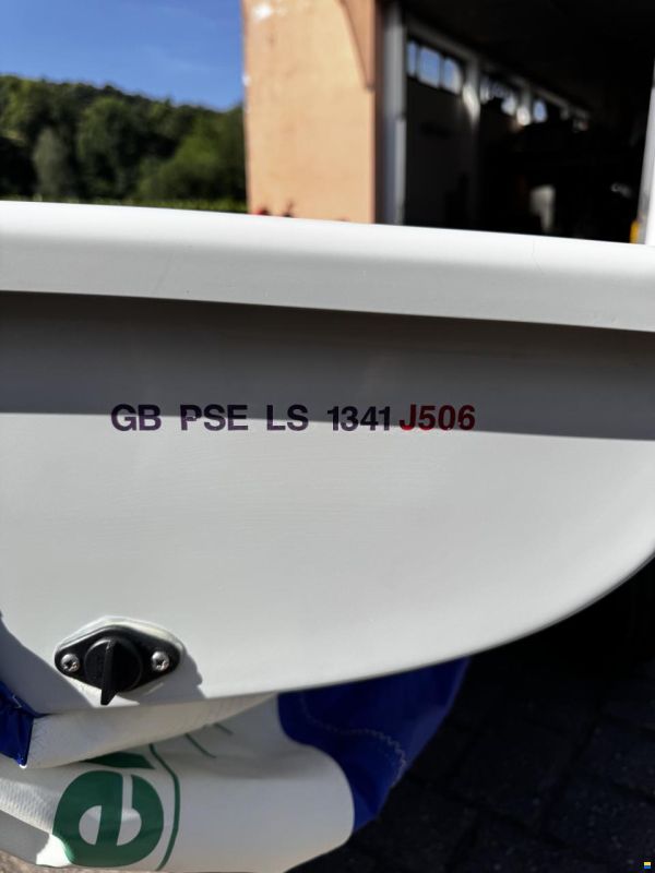 Performance Sailcraft Laser Standard ILCA7