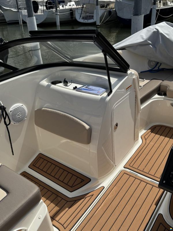 Bayliner VR5E