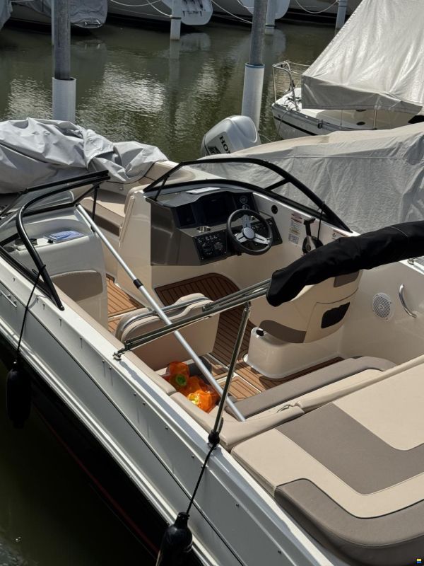 Bayliner VR5E