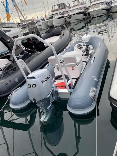 Sea Flash Open Tender 400