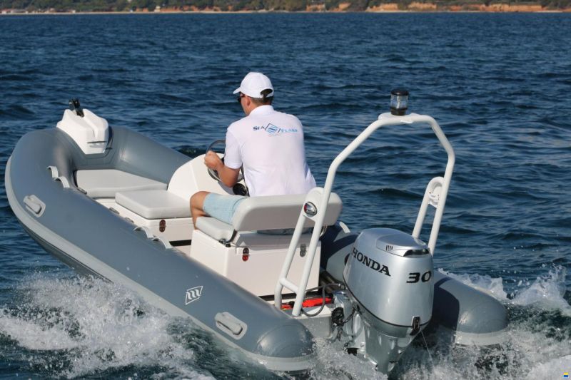 Sea Flash Open Tender 400