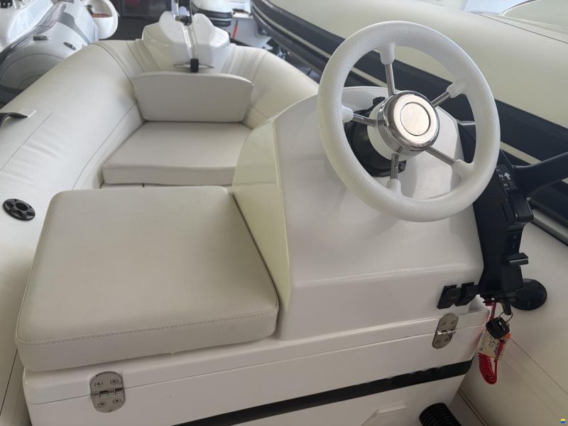 Sea Flash OPEN TENDER 330